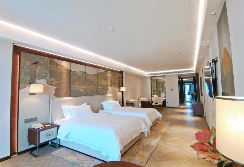 Люкс Superior, Taishan Junhaiyue Phoenix