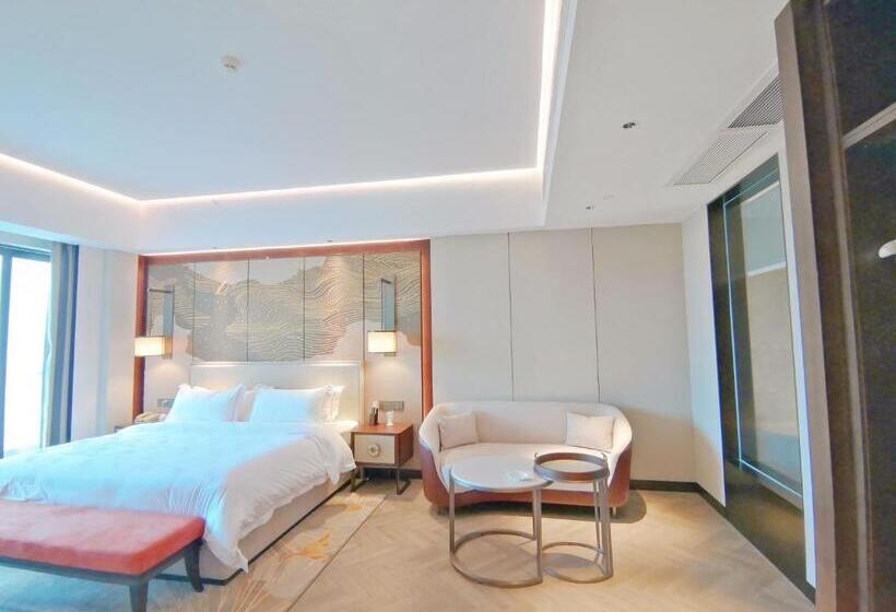 جناح ديلوكس, Taishan Junhaiyue Phoenix