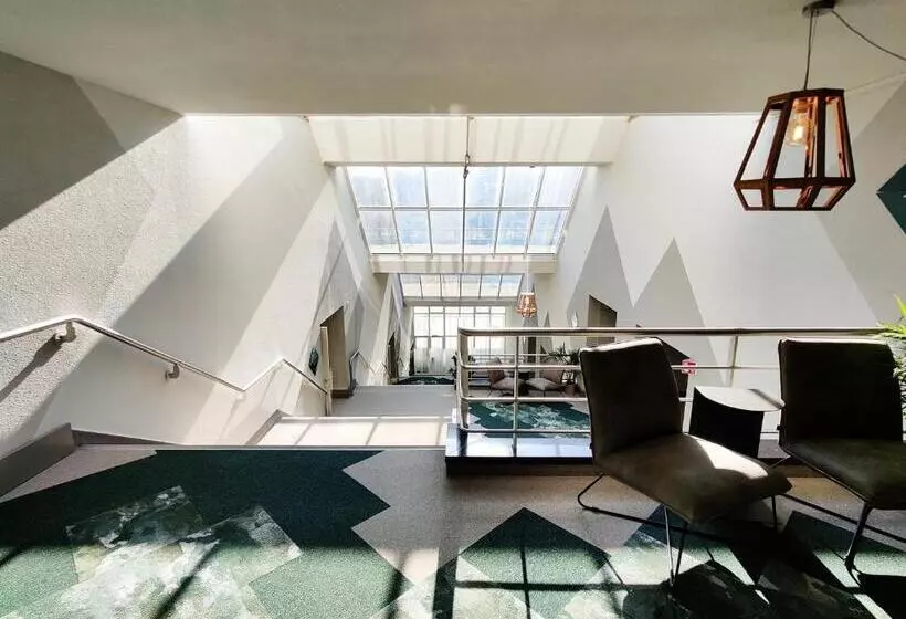 اتاق راحتی, Thermae 2000
