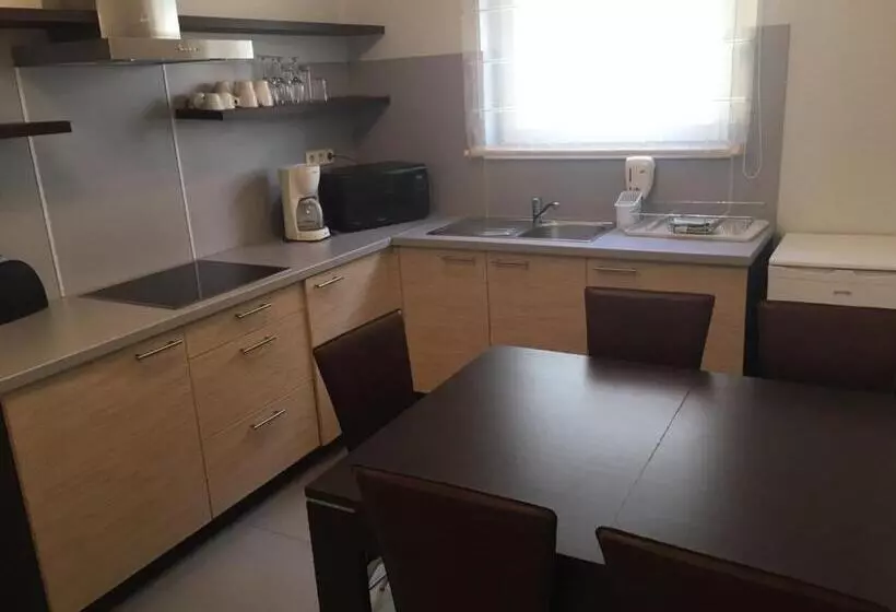 آپارتمان 2 خوابه, Villa Prestige