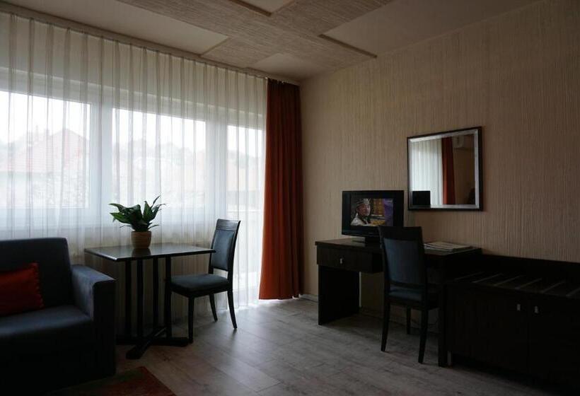 标准工作室, Villa Prestige