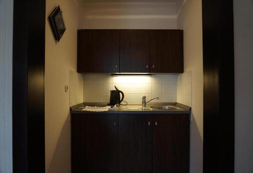 标准工作室, Villa Prestige