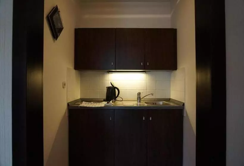 استودیوی استاندارد, Villa Prestige