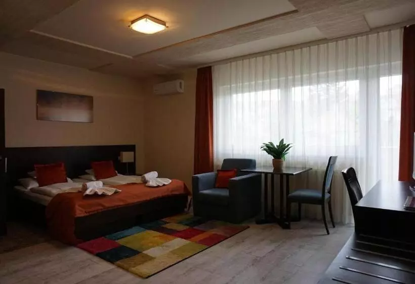 استودیوی استاندارد, Villa Prestige