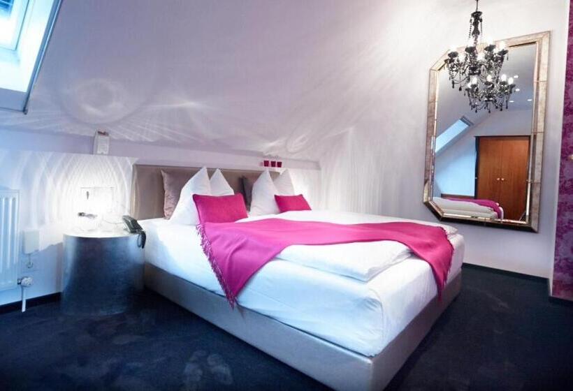 Люкс, Ressmann`s Residence