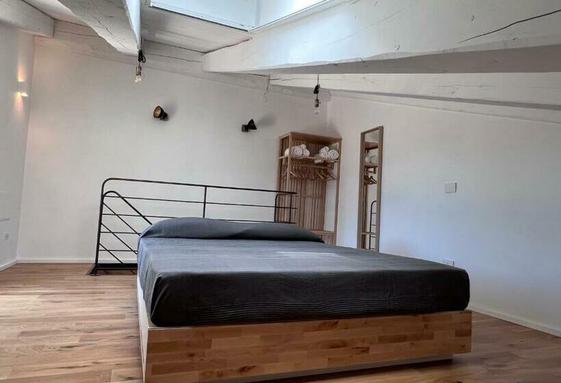 Семейный Номер, Casal Lluent