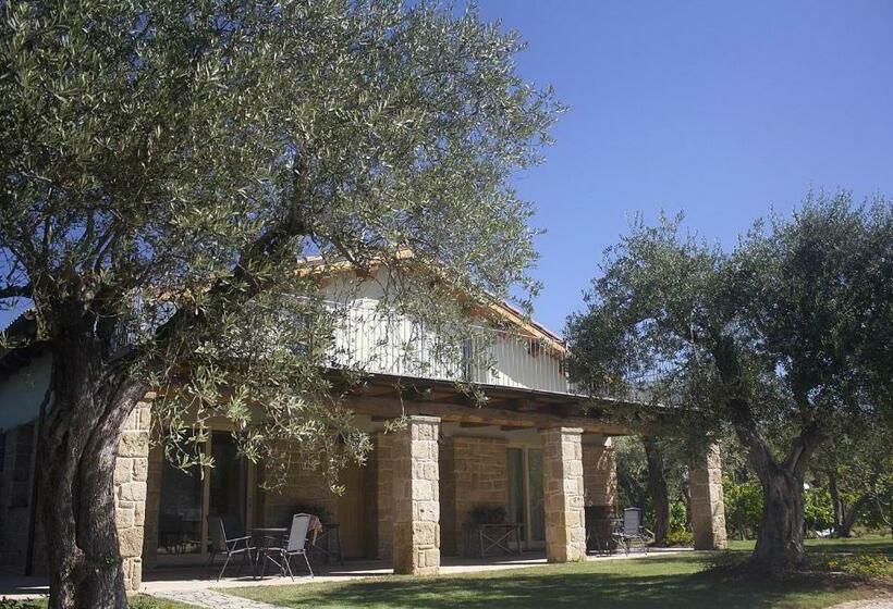 Семейный Номер, Casal Lluent