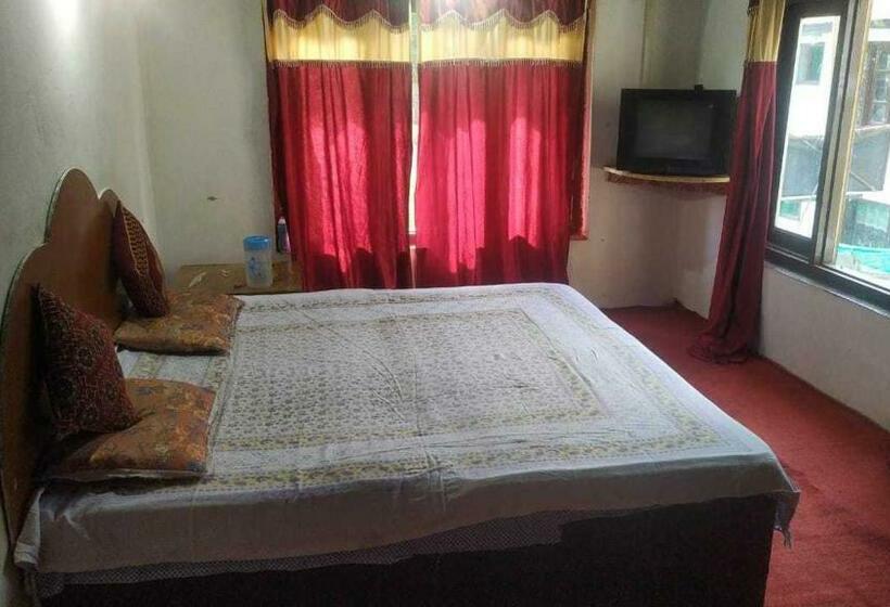 اتاق کلاسیک سه تخته, Oyo 87865 Alaska Guest House New Town Chandanwari Road
