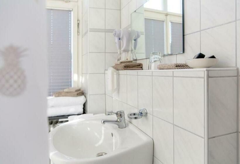 Трежместный Номер Economy, Gasthaus Adler Ettenheim  Mit Self Check In   Key Boxes