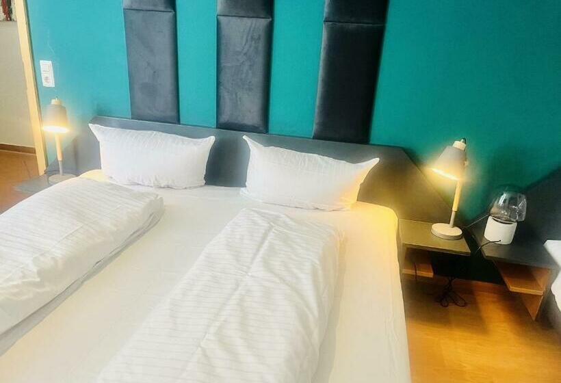 Трежместный Номер Economy, Gasthaus Adler Ettenheim  Mit Self Check In   Key Boxes