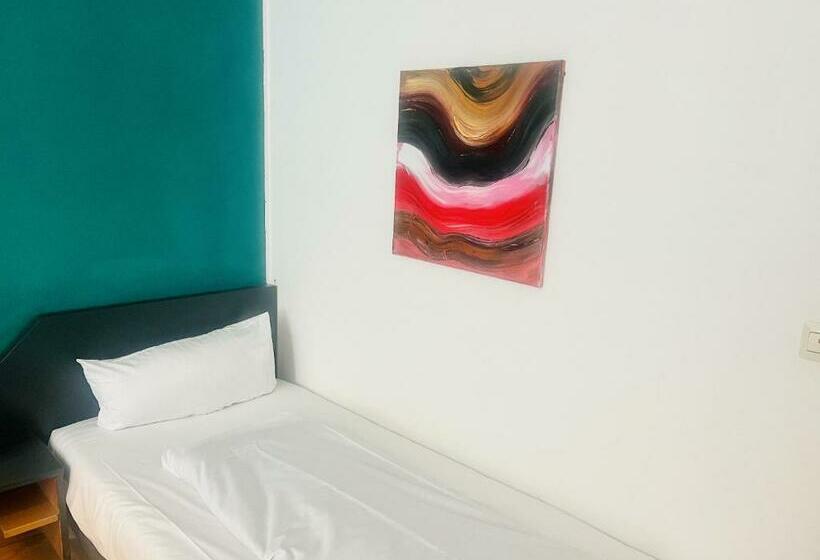 Трежместный Номер Economy, Gasthaus Adler Ettenheim  Mit Self Check In   Key Boxes