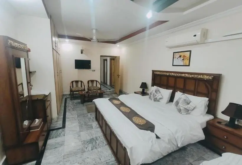 اتاق سوپریور سه تخته, Lexus Lodge
