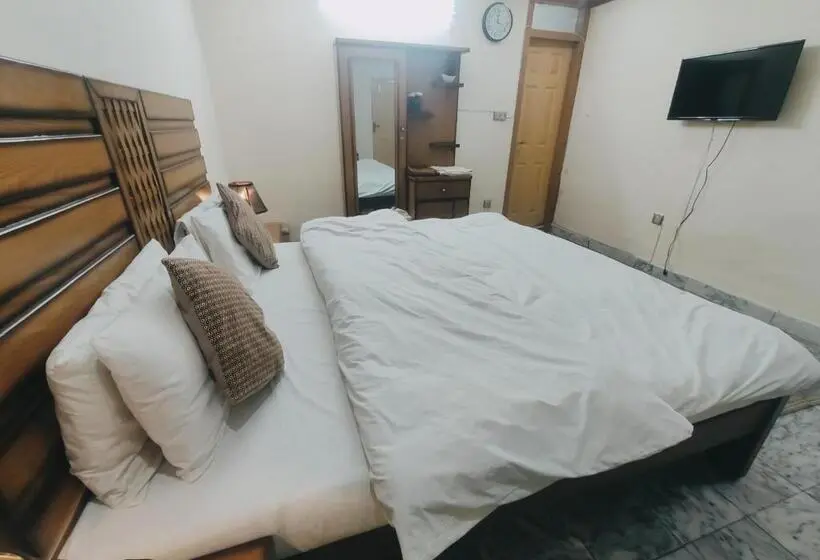 اتاق لوکس, Lexus Lodge