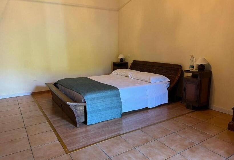 Студио Стандарт Вид на Бассейн, Agriturismo I Pietrini