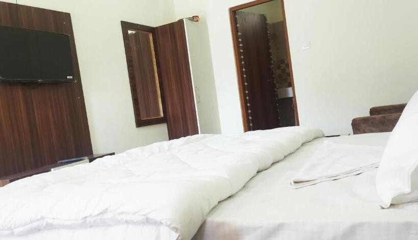 패밀리 룸, Lake View Paradise