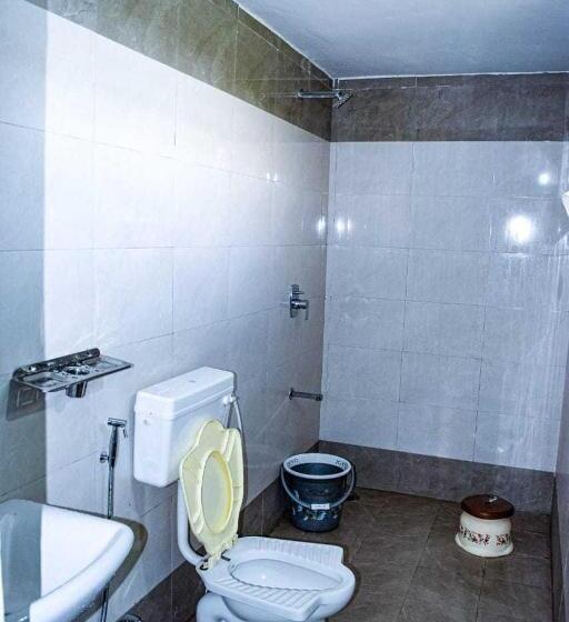 三人经典房间, Oyo 90375 Riyasat Cottage