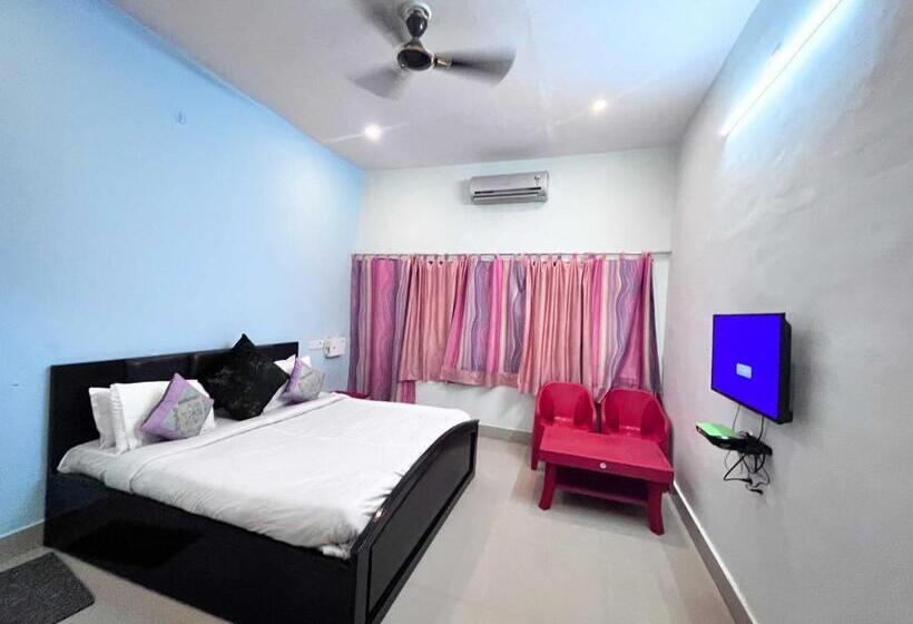 豪华三人间, Oyo 90375 Riyasat Cottage