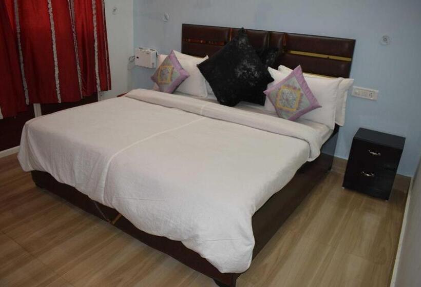 豪华三人间, Oyo 90375 Riyasat Cottage