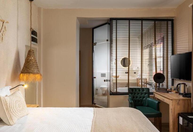 带大床的标准间, Gran Via Alsancak