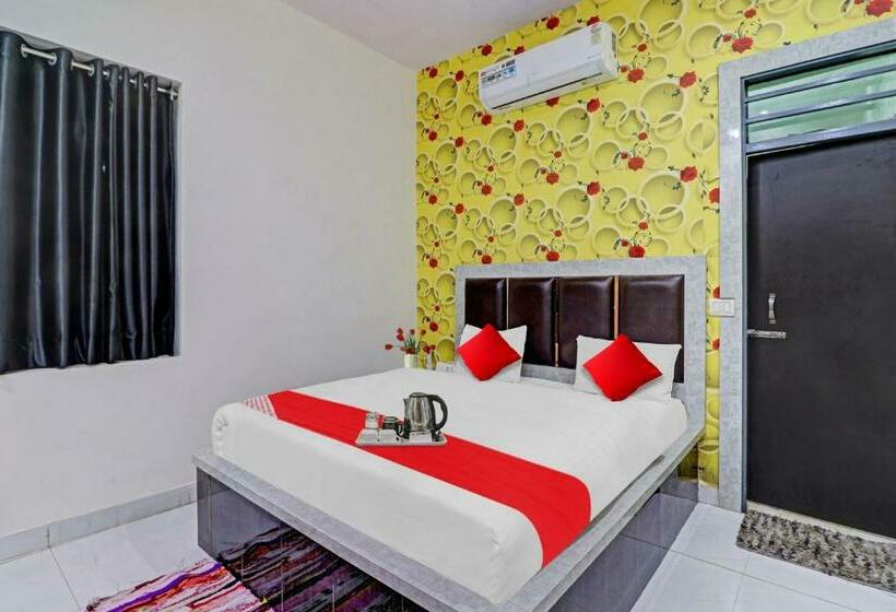 חדר קלאסי לשלושה, Flagship Good Times Guest House