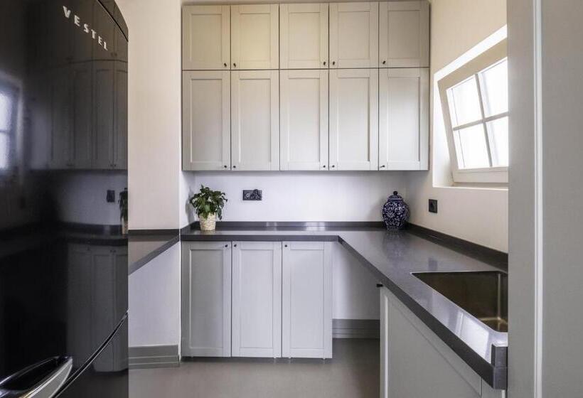 스위트 킹사이즈 침대, Alle Alacati