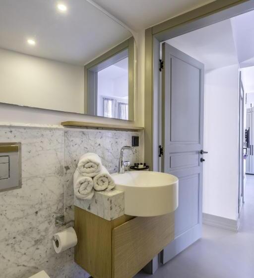 מיטת קינג בסוויטה, Alle Alacati