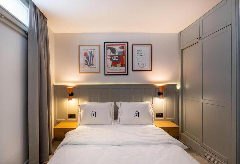 이코노미 룸, Alle Alacati