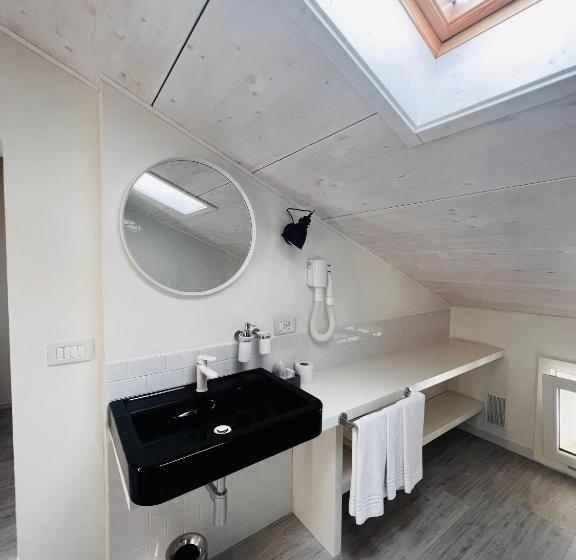 غرفة قياسية ثلاثية, Le Stanze Guesthouse