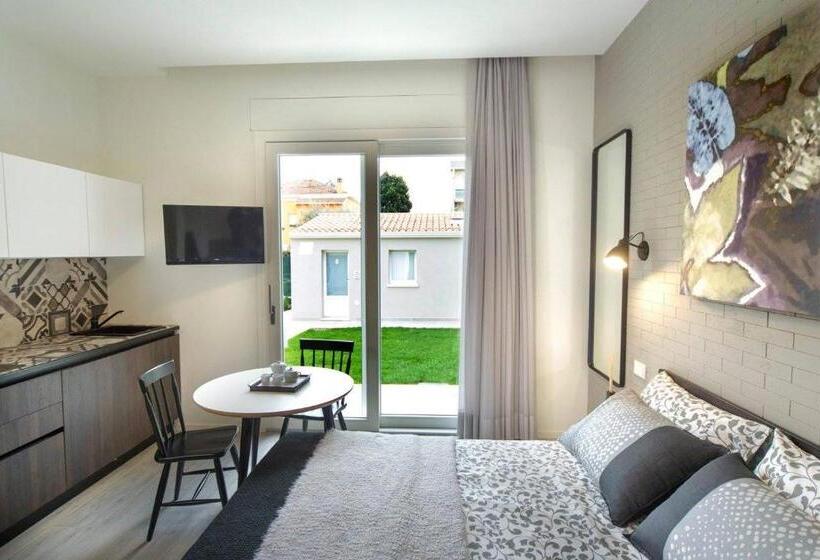 غرفة قياسية ثلاثية, Le Stanze Guesthouse