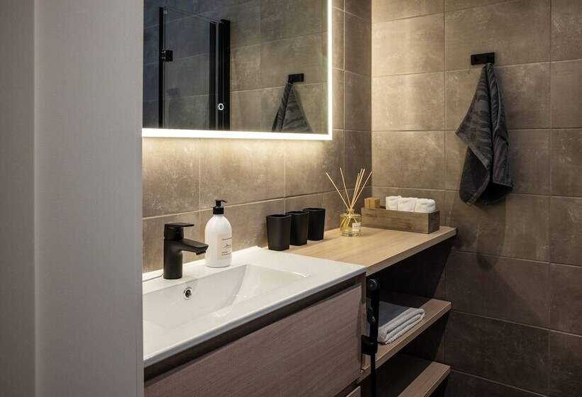 패밀리 룸, House Of Northern Senses