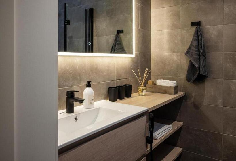 패밀리 룸, House Of Northern Senses