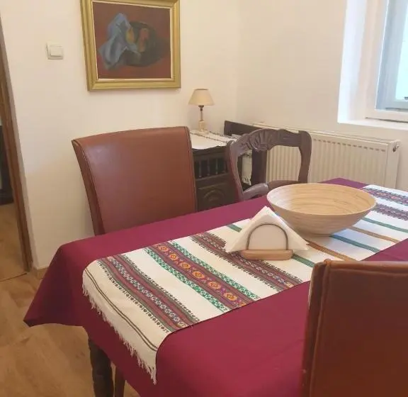 ２ベッドルームアパートメント, Studio Rasnov Apartaments
