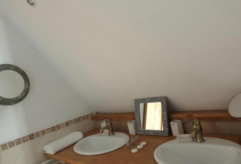 חדר משפחתי, Studio Rasnov Apartaments