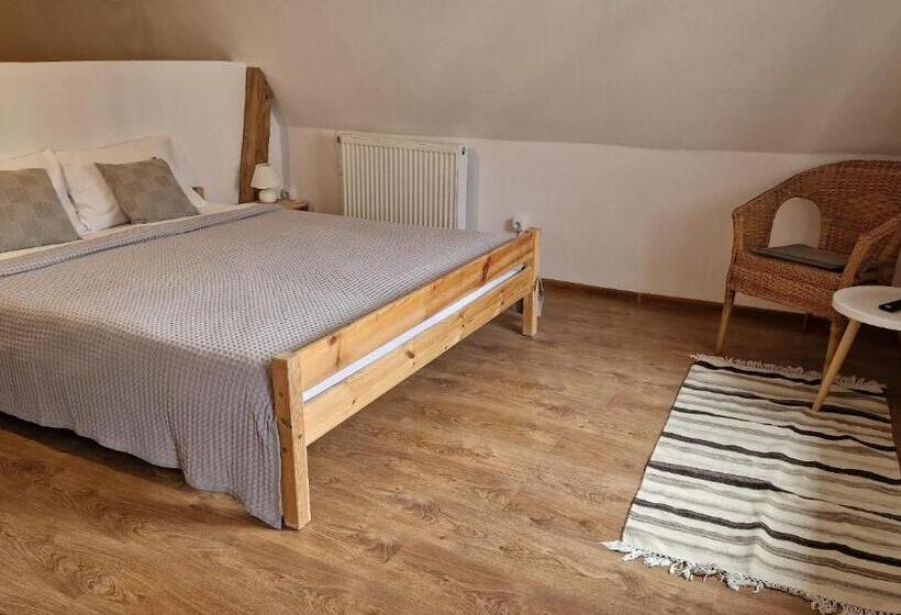 Семейный Номер, Studio Rasnov Apartaments