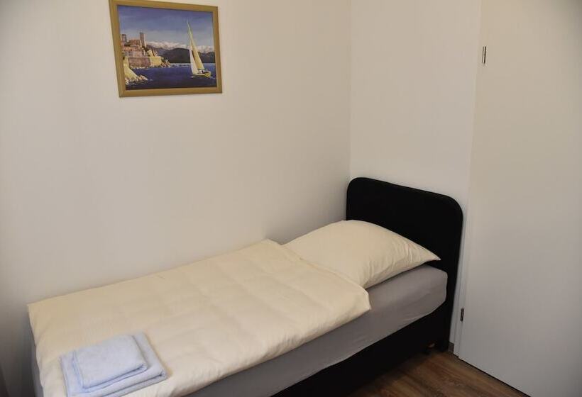 带3个卧室的公寓, Pension Am Schloss