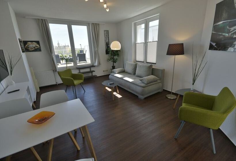 펜트하우스 룸, Pension Am Schloss