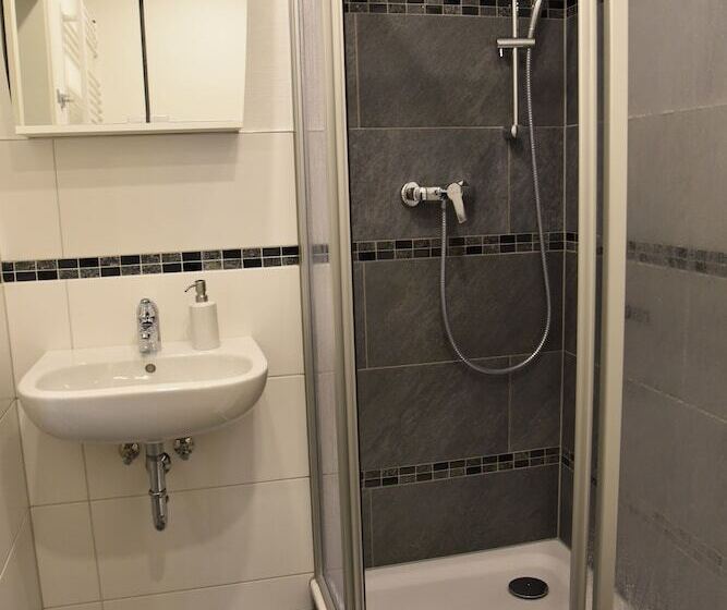 침실 3개 아파트, Pension Am Schloss