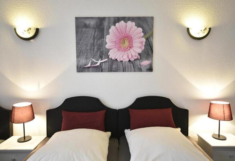 스탠다드 트리플 룸, Pension Am Schloss