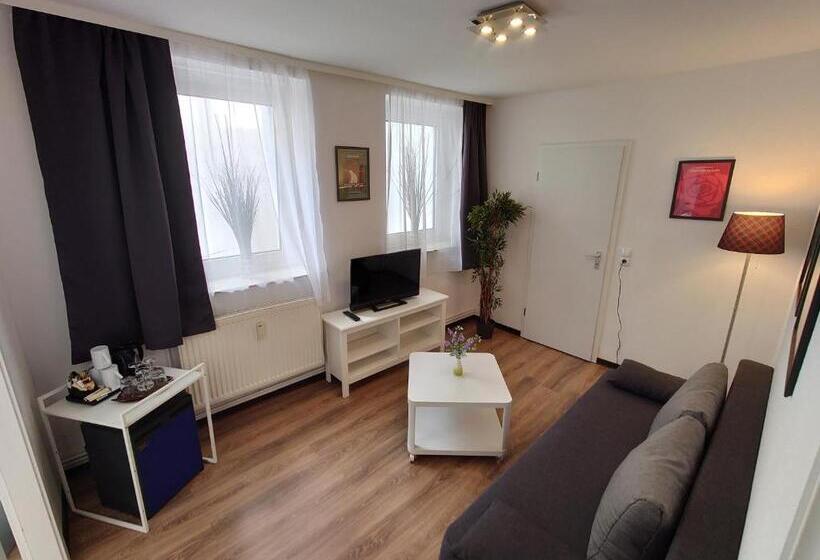 스위트, Pension Am Schloss