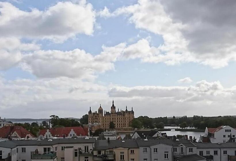 펜트하우스 룸, Pension Am Schloss