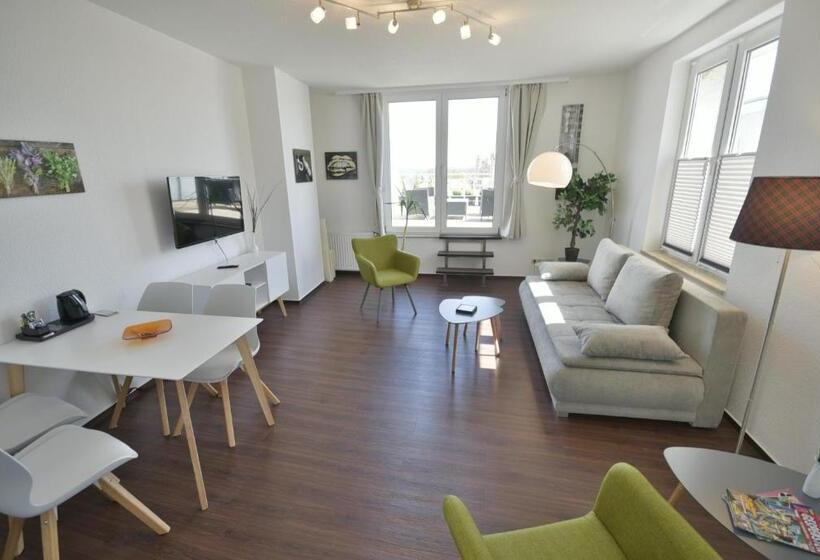 펜트하우스 룸, Pension Am Schloss