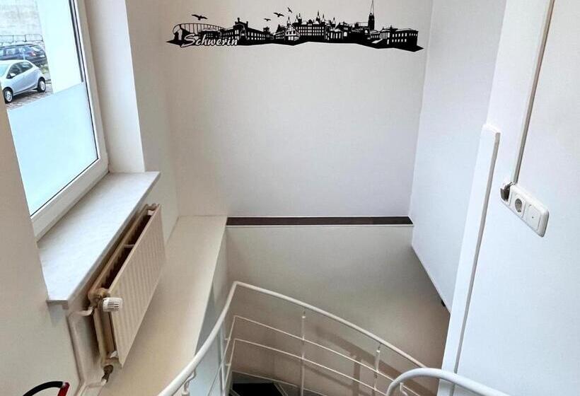 패밀리 스튜디오, Pension Am Schloss