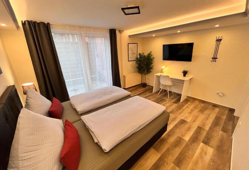 패밀리 스튜디오, Pension Am Schloss