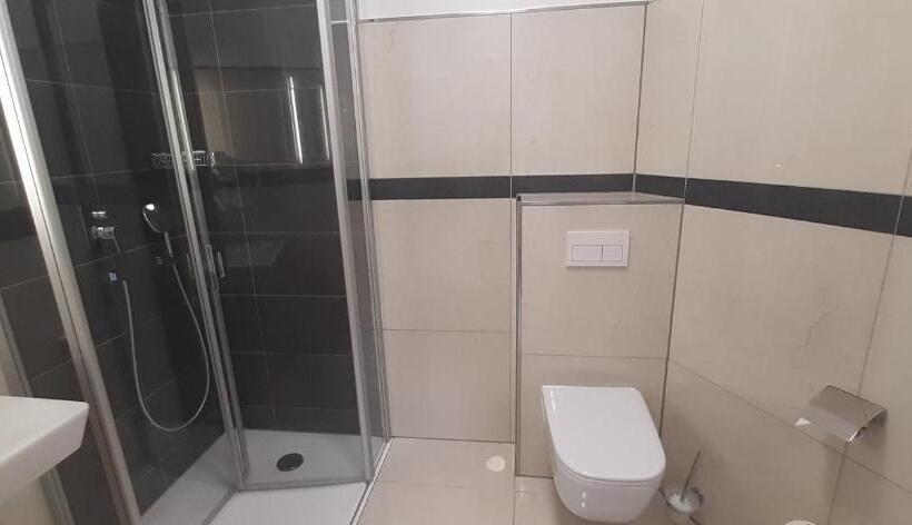 غرفة قياسية, & Restaurant Lenzer Krug