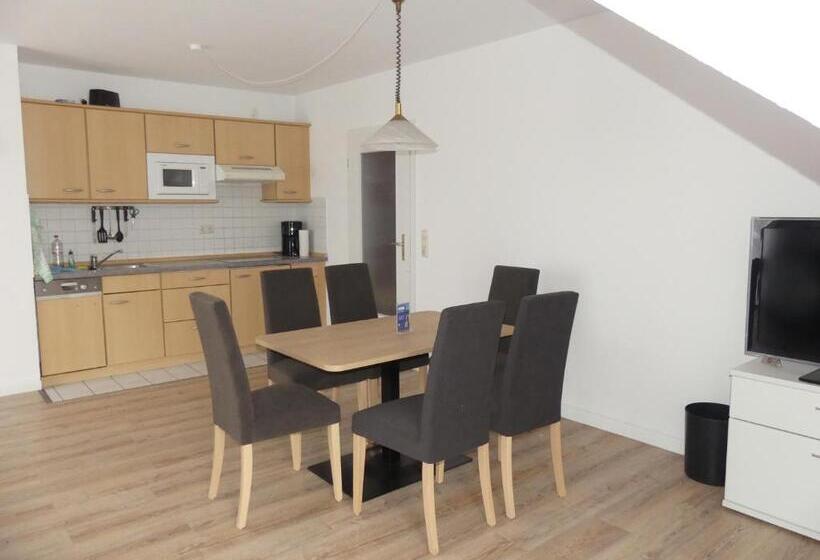 Апартаменты 2 Спальни с Балконом, Apartmenthaus Binzer Sterne