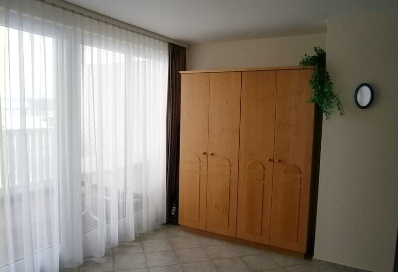 발코니가 있는 2 베드룸 아파트, Apartmenthaus Binzer Sterne