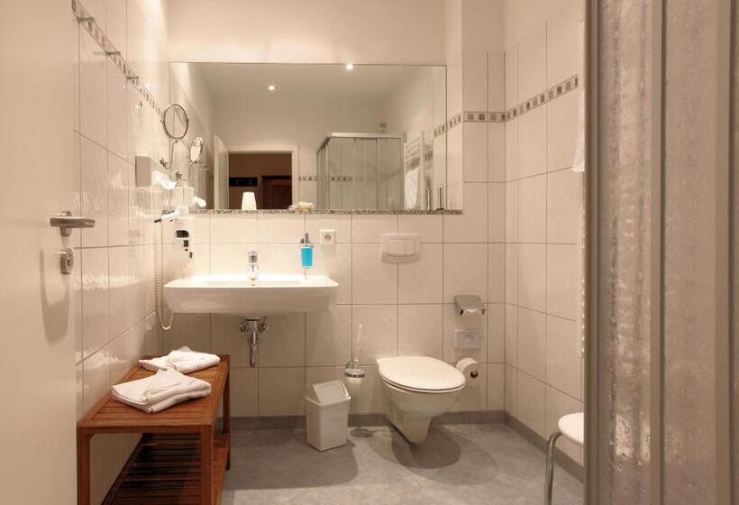 غرفة قياسية مزوَّدة بشُرفة, Badehaus Goor