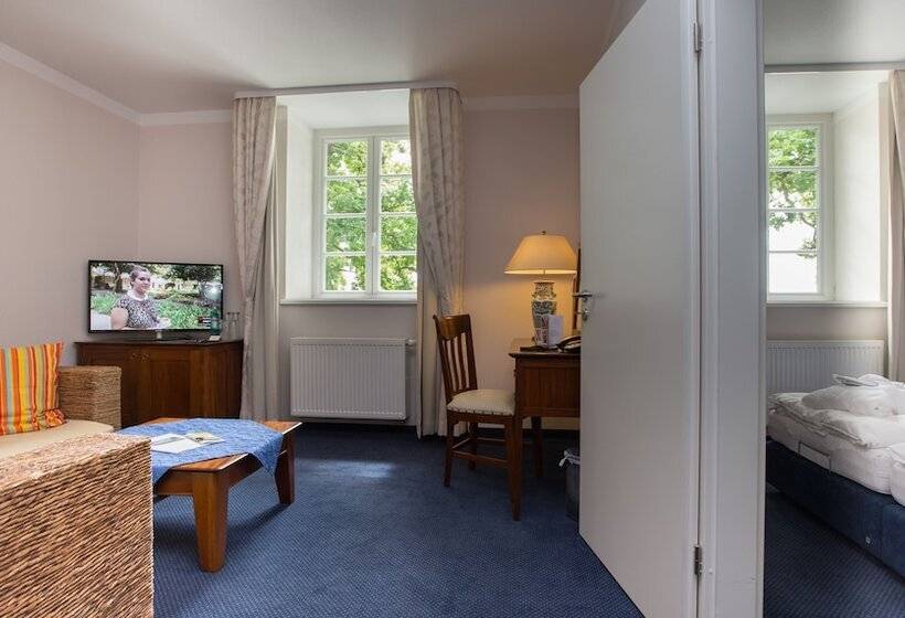 جناح جونيور, Badehaus Goor