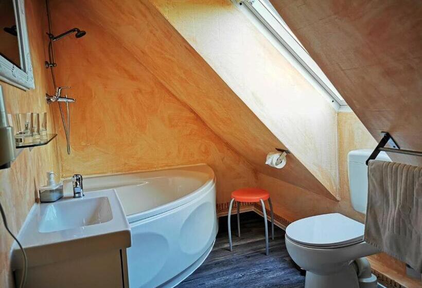 غرفة عائلية, Familienfreundlicher Landurlaub Im Gutshaus