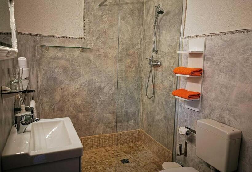 غرفة قياسية مزوَّدة بتراس, Familienfreundlicher Landurlaub Im Gutshaus